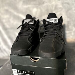 Nike Air Jordan Jumpman Basketball Shoes Black 820273-001 size 7Y